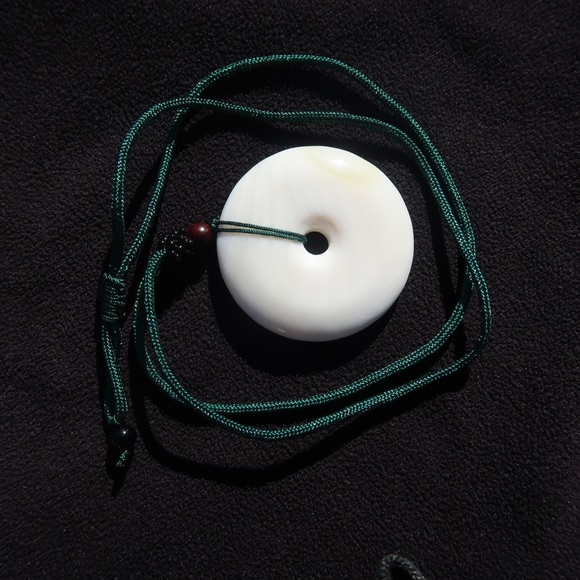Necklace-faux white jade - Picture 3 of 8